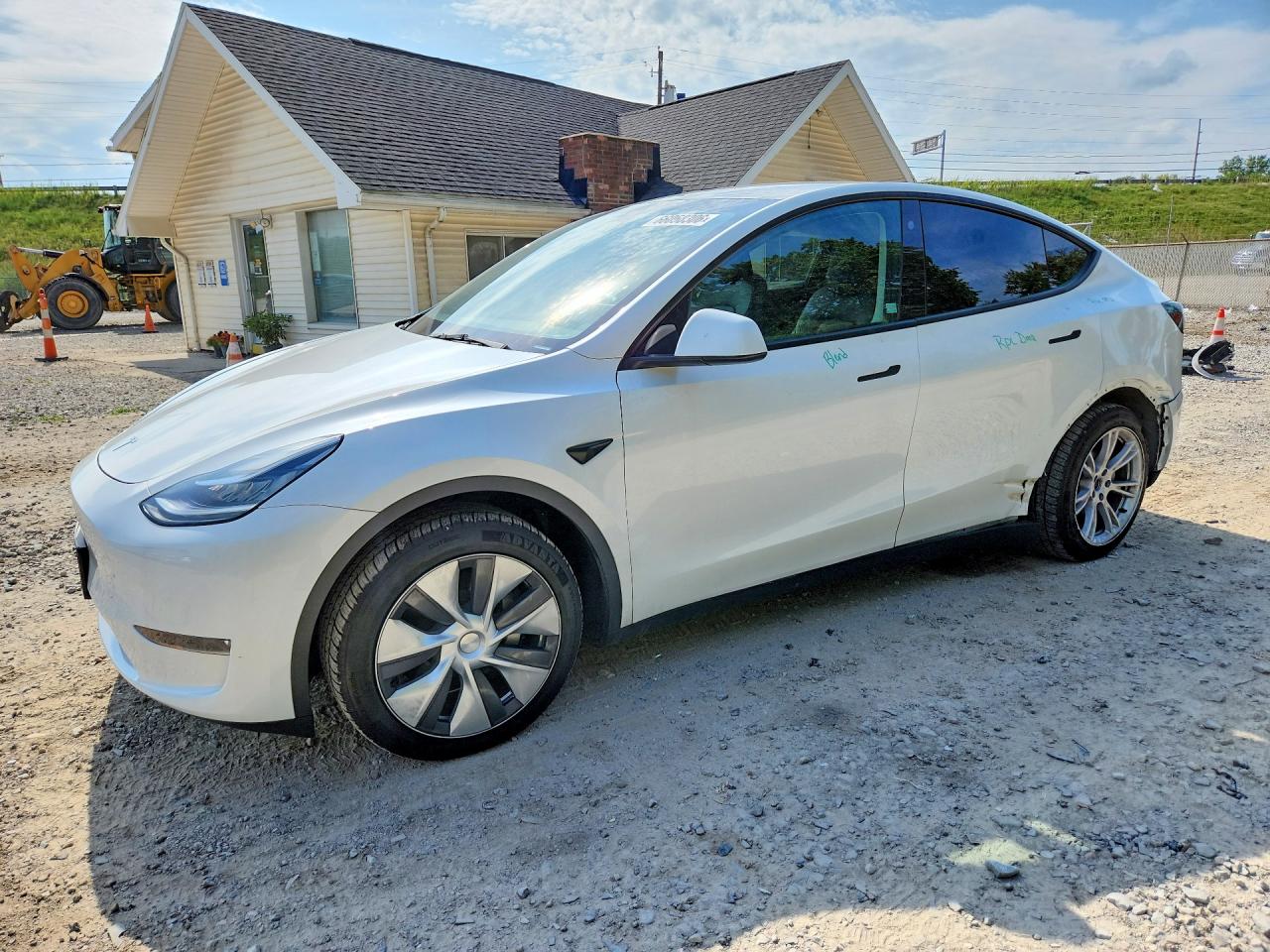 2023 TESLA MODEL Y