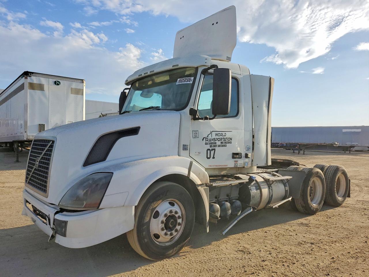 2014 VOLVO VN