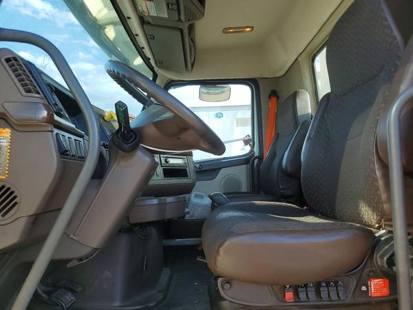 2014 VOLVO VN