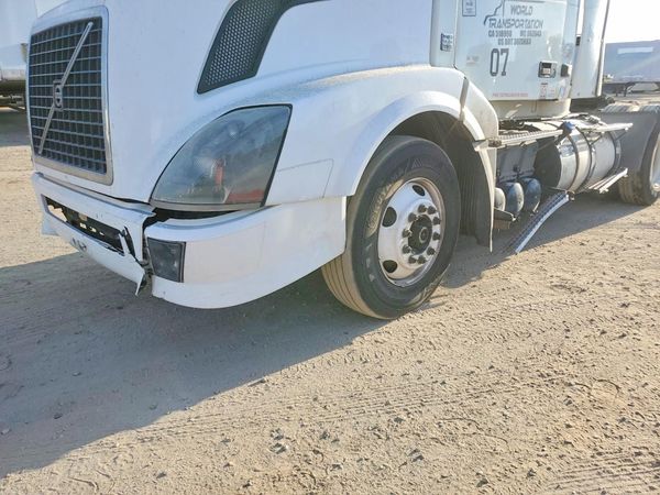 2014 VOLVO VN