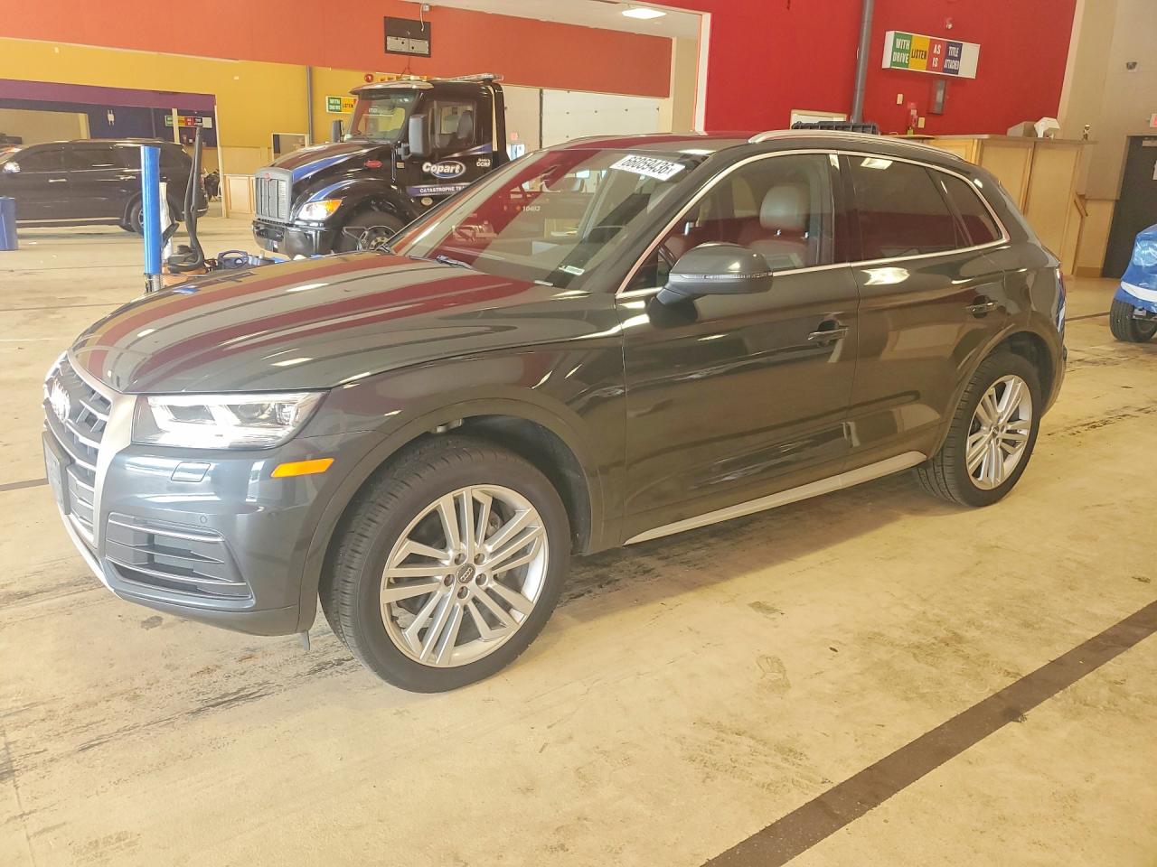 2018 AUDI Q5 quattro Premium Plus — Front 3/4