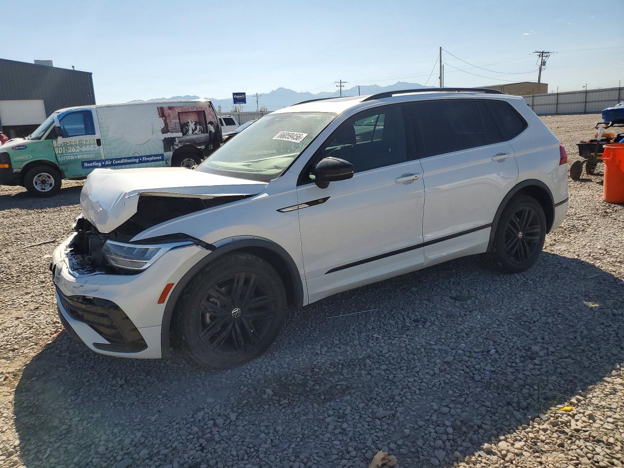 2022 VOLKSWAGEN TIGUAN 4Motion SE R-Line Black