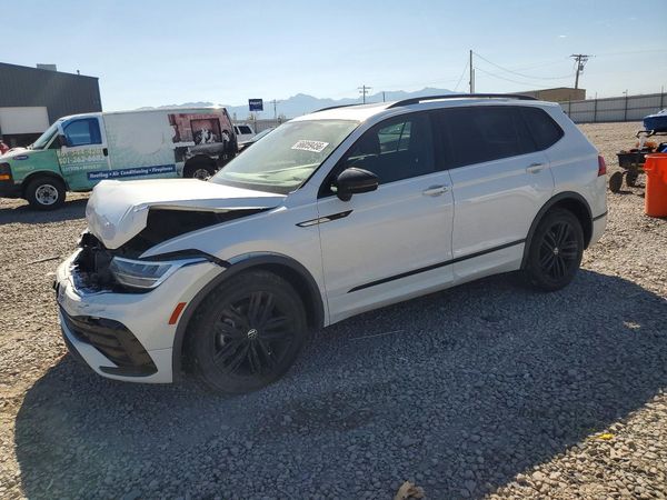 2022 VOLKSWAGEN TIGUAN 4Motion SE R-Line Black