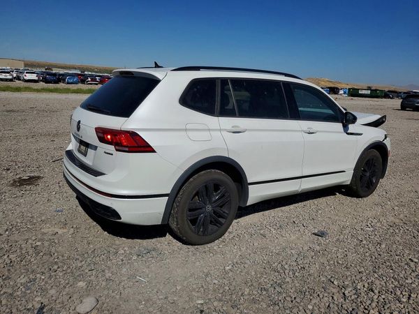 2022 VOLKSWAGEN TIGUAN 4Motion SE R-Line Black