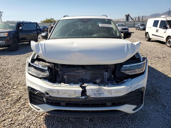 2022 VOLKSWAGEN TIGUAN 4Motion SE R-Line Black