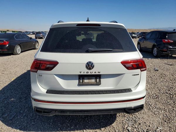 2022 VOLKSWAGEN TIGUAN 4Motion SE R-Line Black