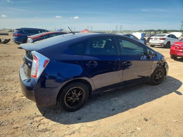 2015 TOYOTA PRIUS