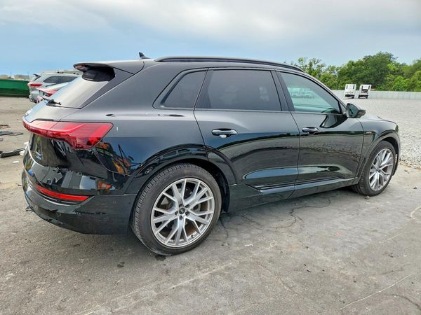 2021 AUDI E-TRON