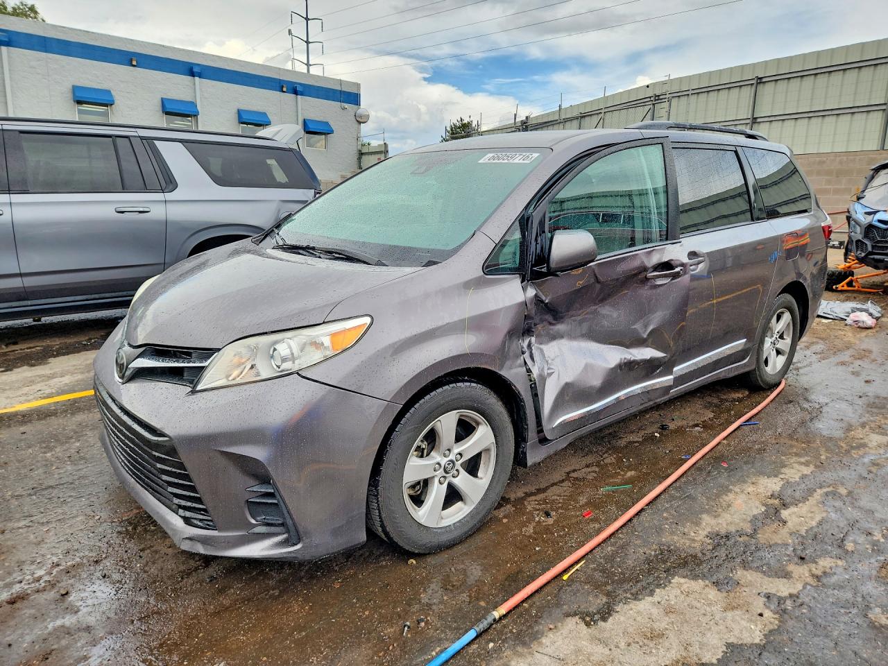 2018 TOYOTA SIENNA LE