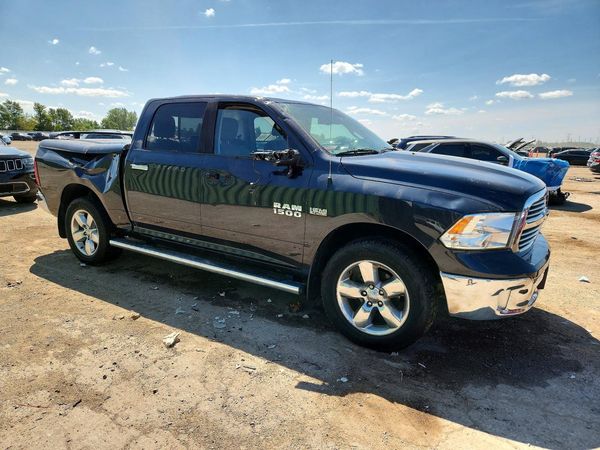 2015 RAM 1500 SLT — Passenger 3/4