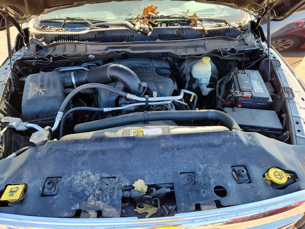 2015 RAM 1500 SLT — Engine bay