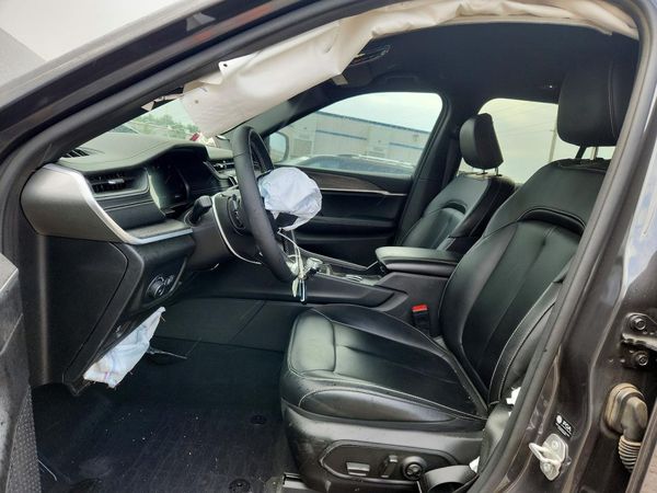 2025 JEEP CHEROKEE Limited — DENT
