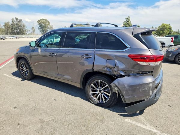2018 TOYOTA HIGHLANDER
