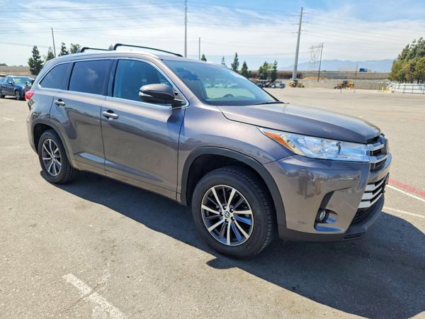 2018 TOYOTA HIGHLANDER