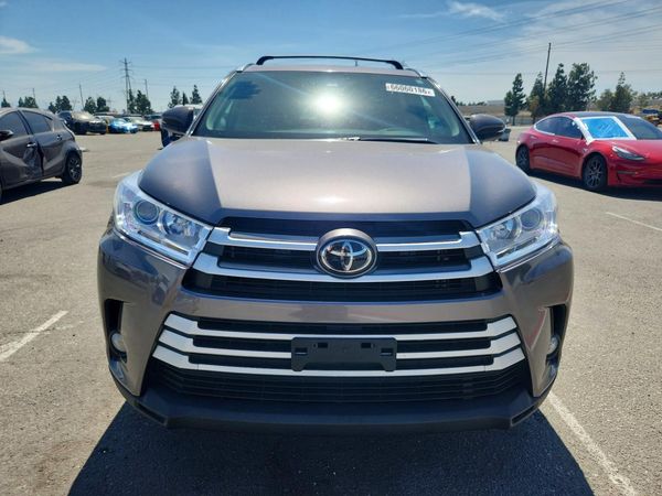 2018 TOYOTA HIGHLANDER