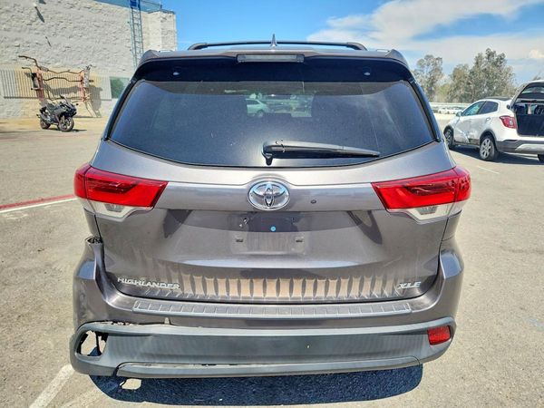 2018 TOYOTA HIGHLANDER