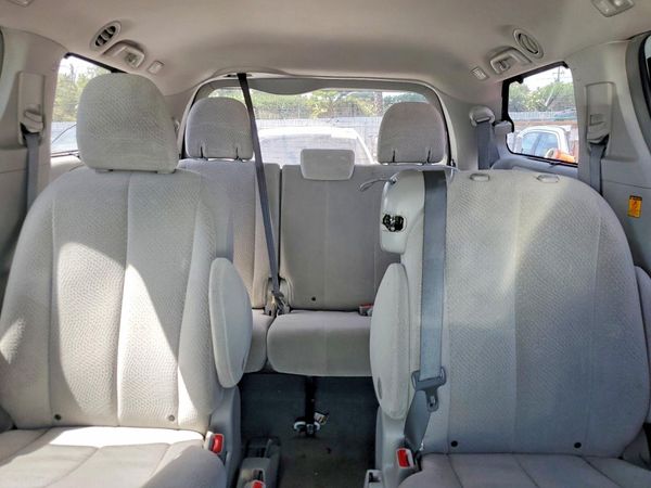 2013 TOYOTA SIENNA