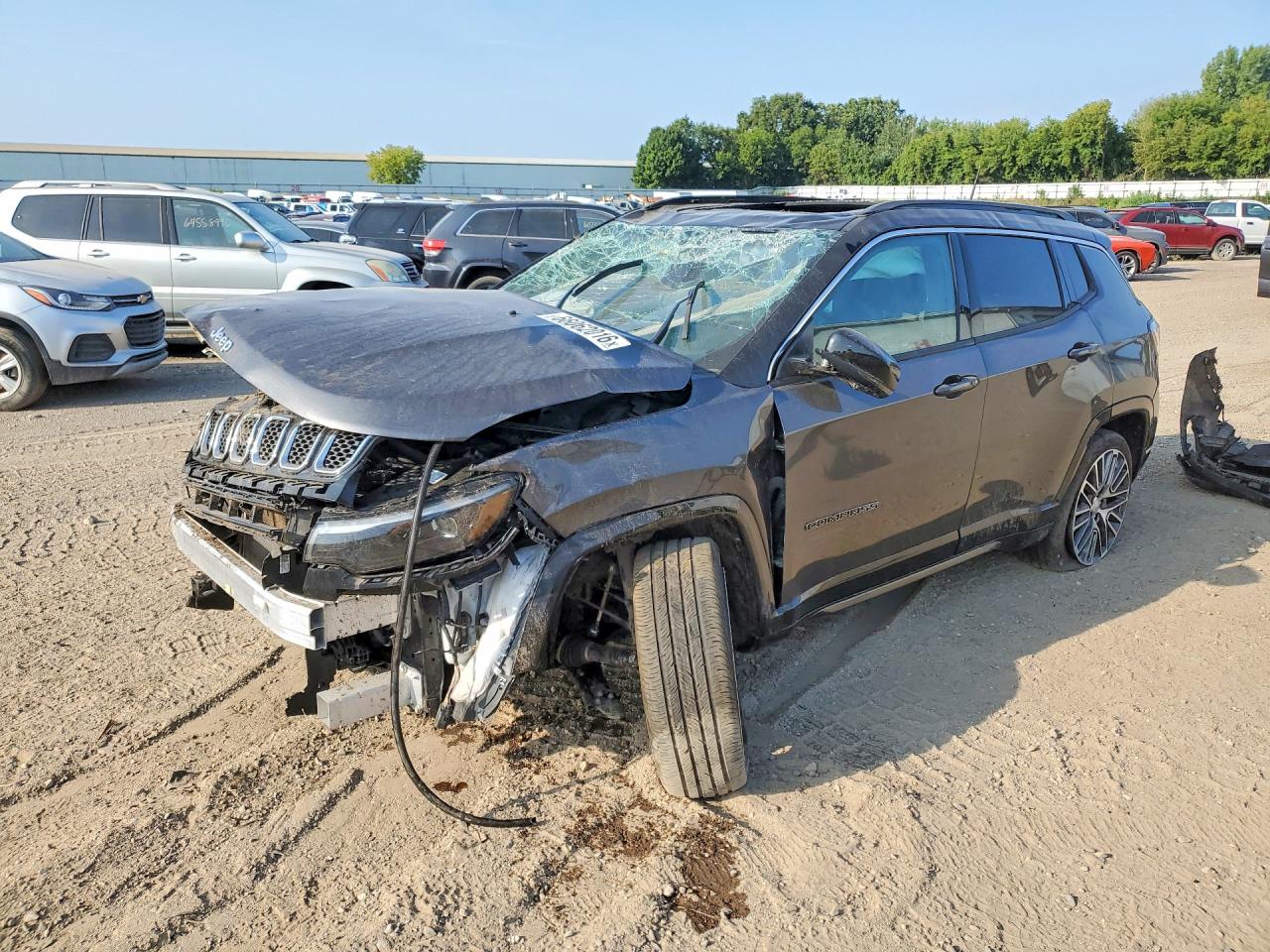 2023 JEEP COMPASS Limited — Front 3/4