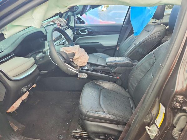 2023 JEEP COMPASS Limited — DENT