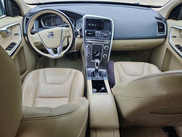 2016 VOLVO XC60