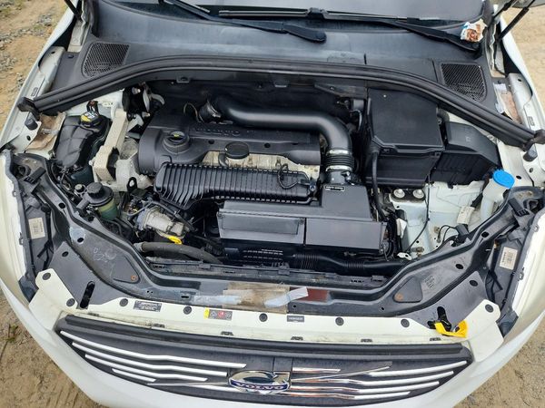 2016 VOLVO XC60