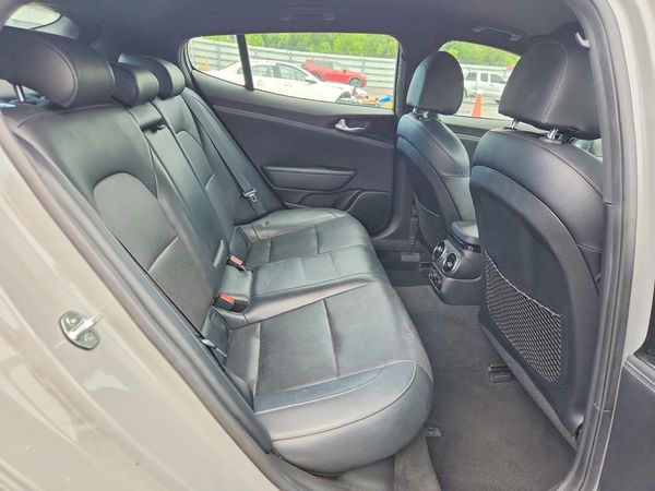 2021 KIA STINGER