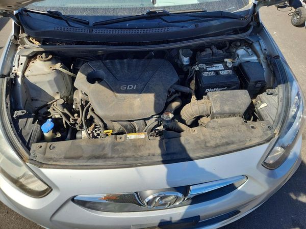 2012 HYUNDAI ACCENT GLS (Middle grade)