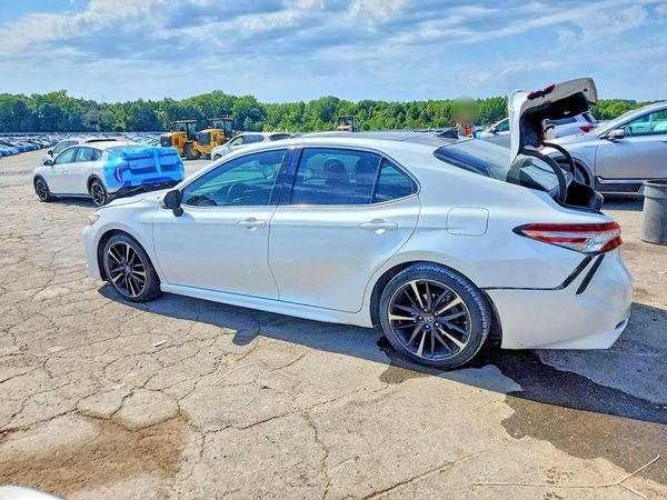 2018 TOYOTA CAMRY XSE