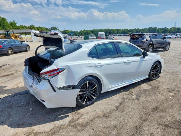 2018 TOYOTA CAMRY XSE