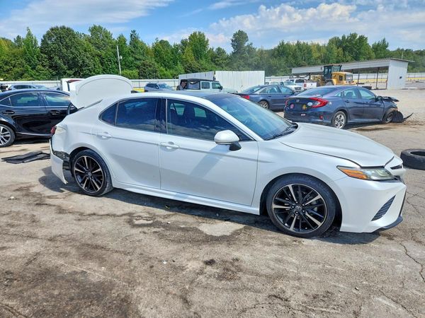 2018 TOYOTA CAMRY XSE