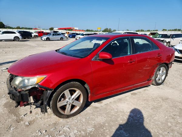 2014 TOYOTA CAMRY