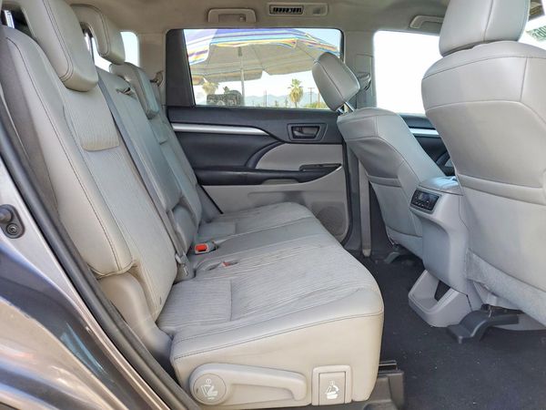 2016 TOYOTA HIGHLANDER
