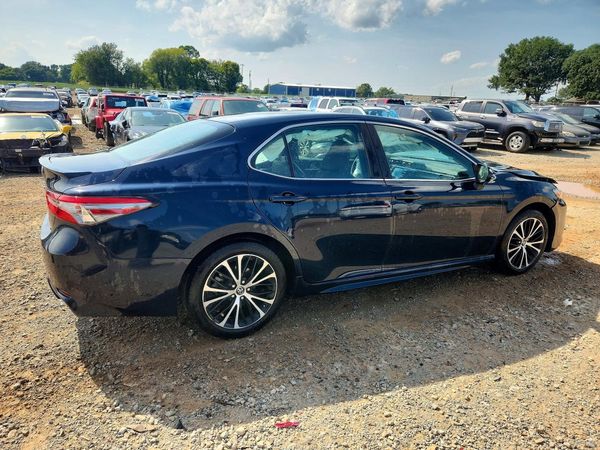 2018 TOYOTA CAMRY