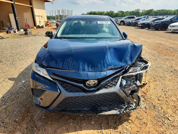 2018 TOYOTA CAMRY