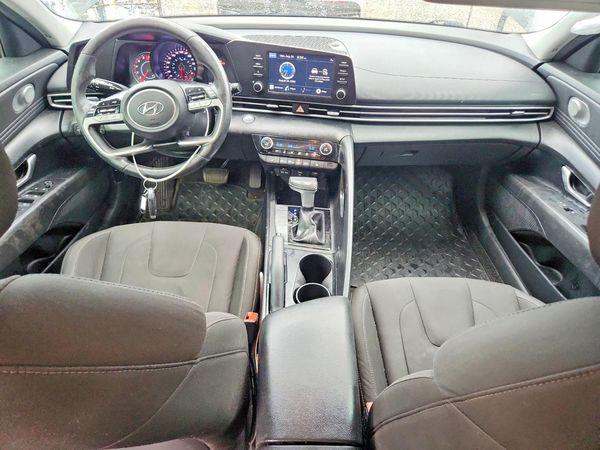 2022 HYUNDAI ELANTRA SEL