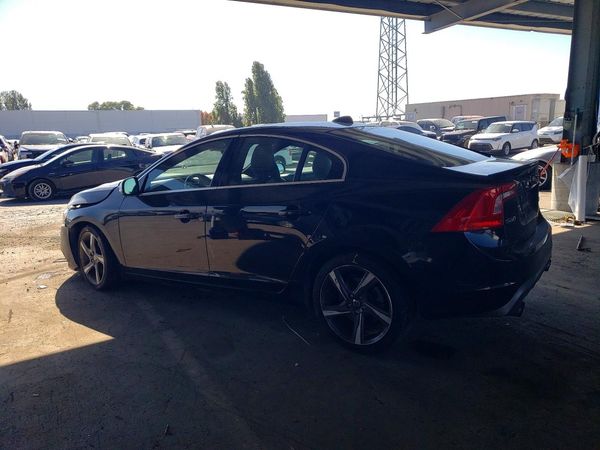 2015 VOLVO S60