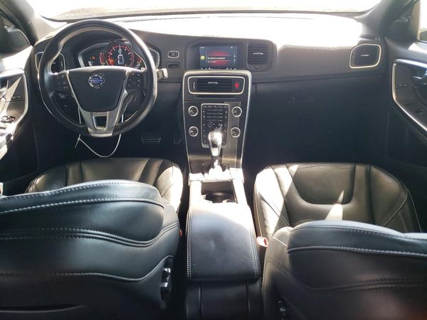 2015 VOLVO S60
