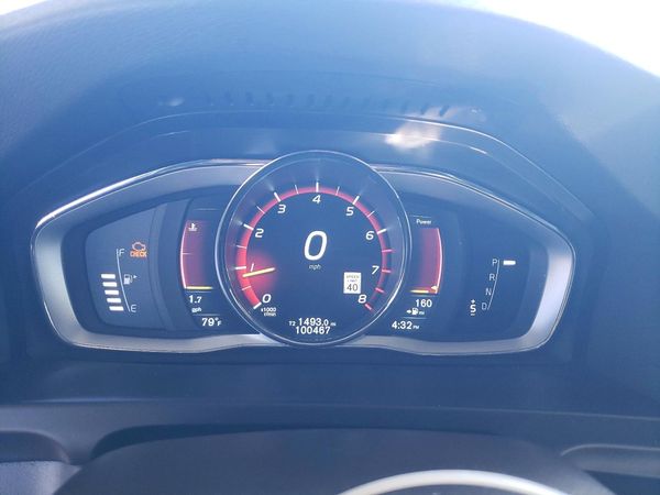 2015 VOLVO S60