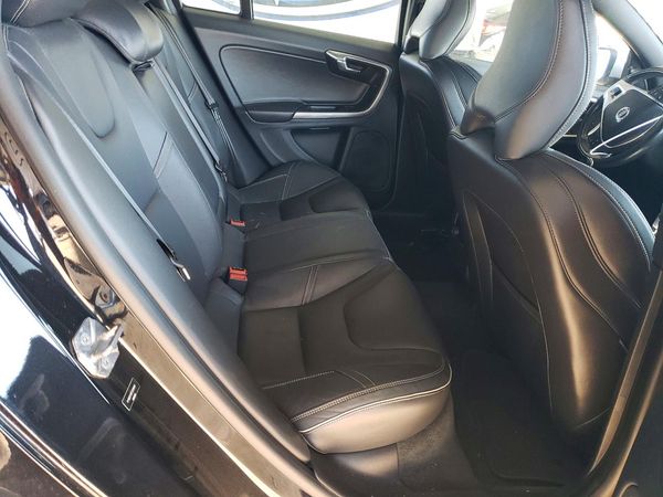 2015 VOLVO S60