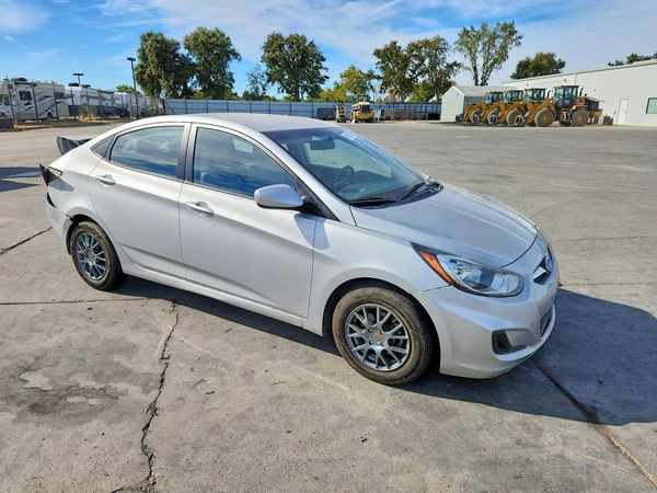 2013 HYUNDAI ACCENT
