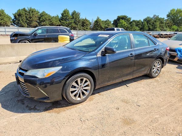 2015 TOYOTA CAMRY