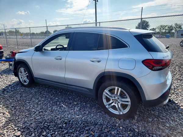 2021 MERCEDES-BENZ GLA