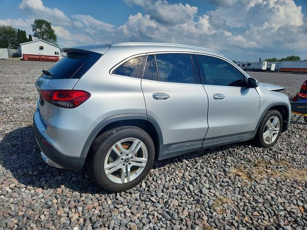 2021 MERCEDES-BENZ GLA