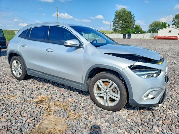 2021 MERCEDES-BENZ GLA