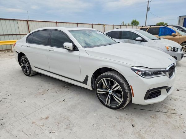 2017 BMW 750
