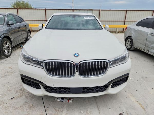 2017 BMW 750
