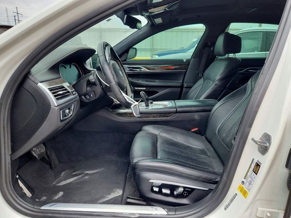 2017 BMW 750