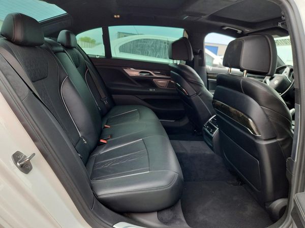 2017 BMW 750