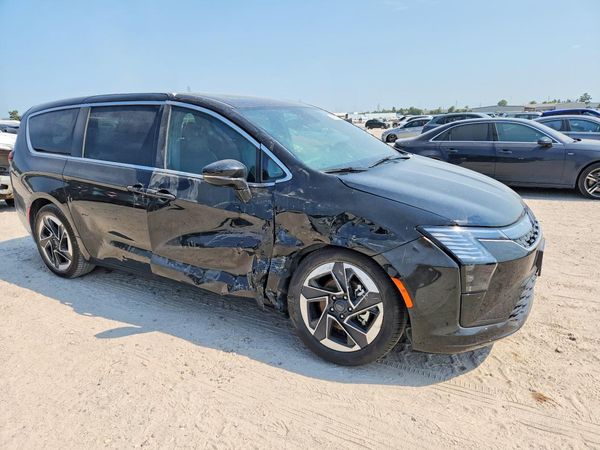 2027 CHRYSLER PACIFICA Limited