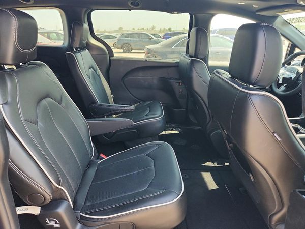 2027 CHRYSLER PACIFICA Limited